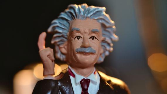 Einstein bobblehead